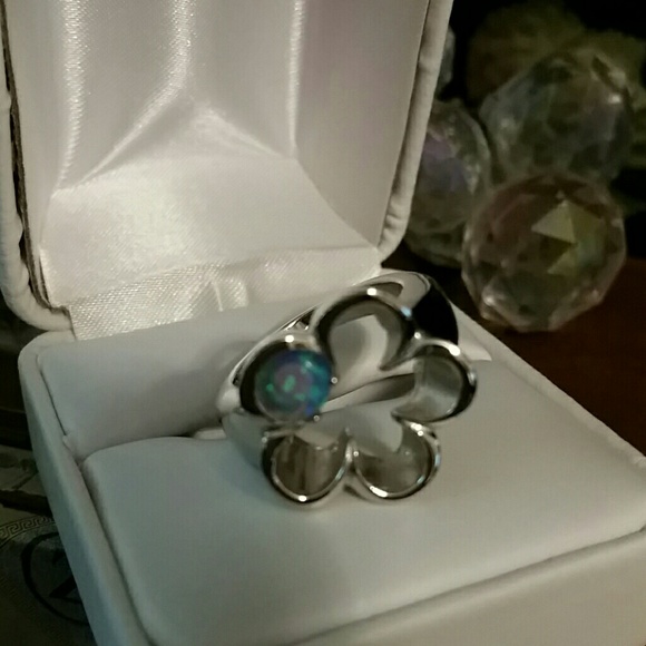 NWOT Solid 925 Sterling Silver & Lab Opal Size 6 - Picture 5 of 7